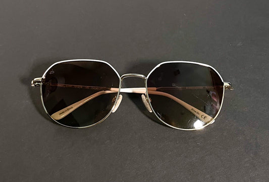 PRIVÉ REVAUX Round Sunglasses: Elegant Gold Frame, Timeless Style!